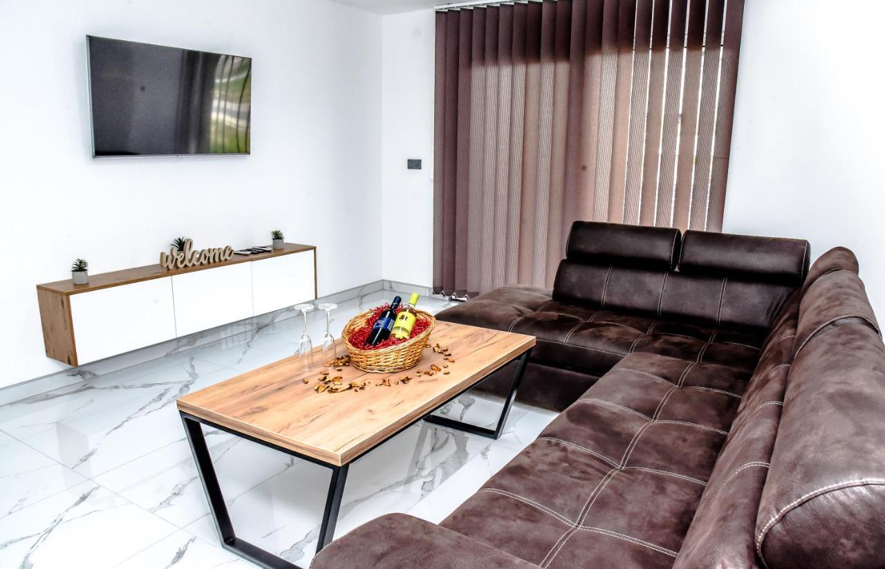 Luxury Villa M&B Tuzla Exterior photo
